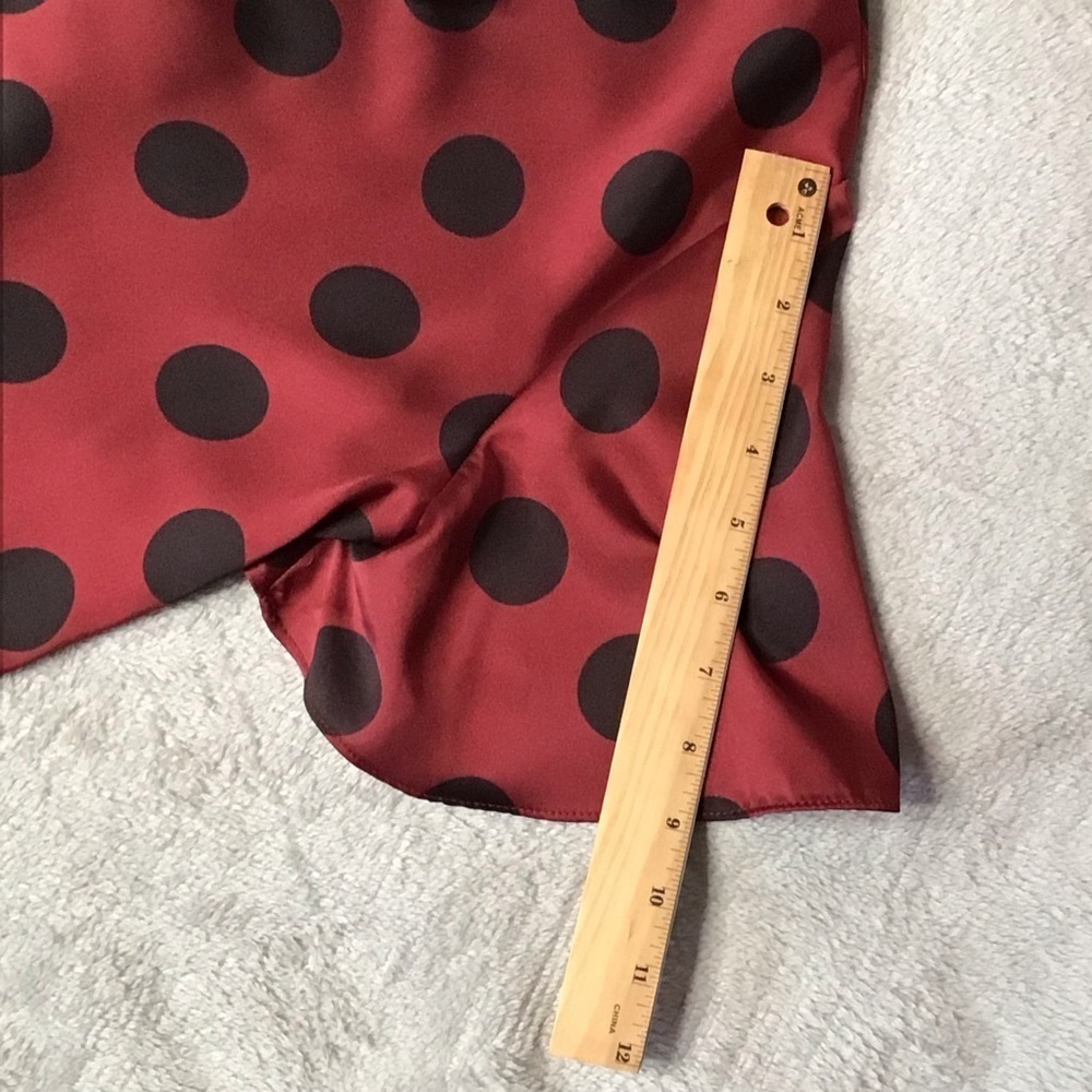 Women’s Burgundy & Black Short Sleeves Polka Dot Top Polyester Silky Feel US8 - Picture 8 of 8